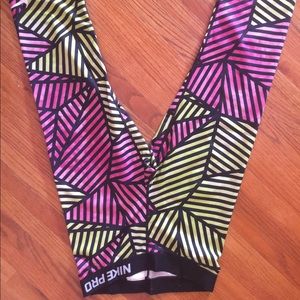 Nike pro cropped leggings